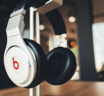 headphones-820341